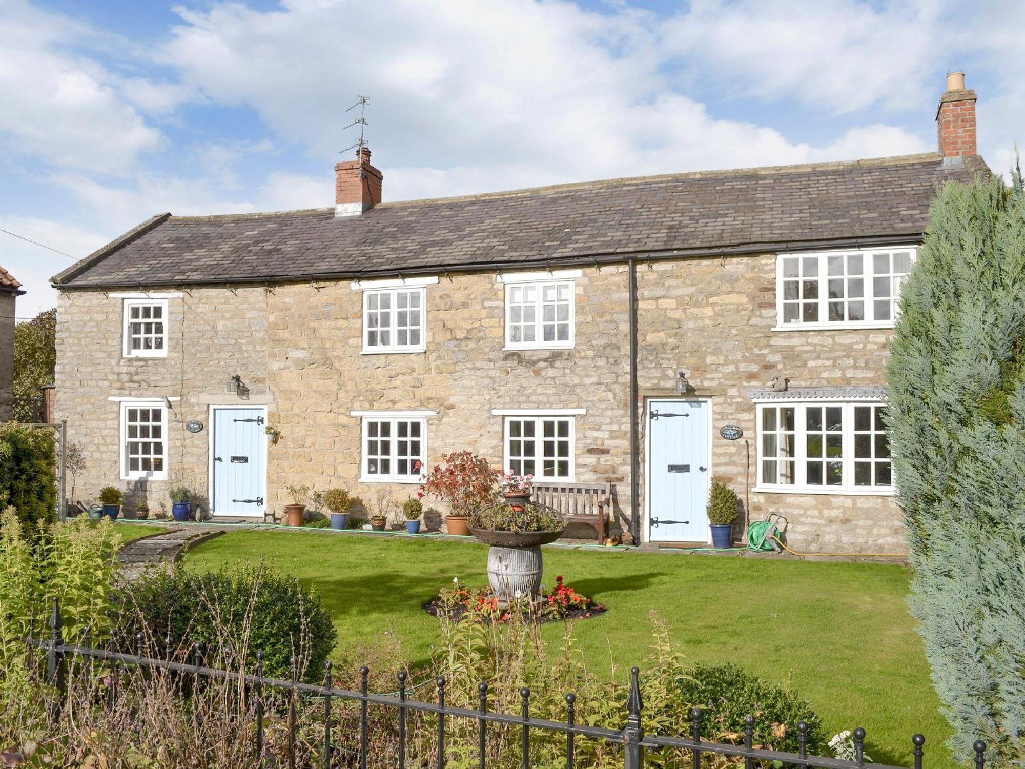 The Cottage Sinnington Экстерьер фото